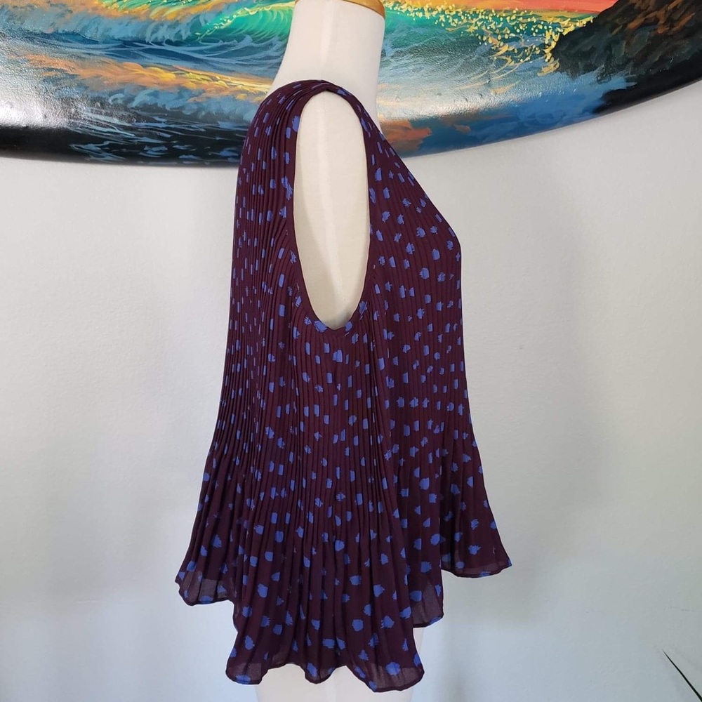 Banana Republic Top - Picture 5 of 10